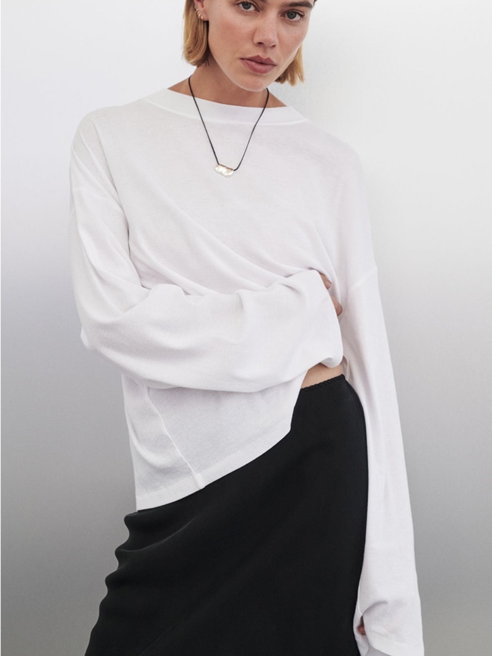 DISSH Sloane white relaxed fit long sleeve crewneck cotton t shirt